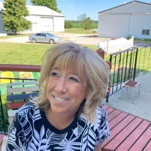 Meet your Posher, Leslie